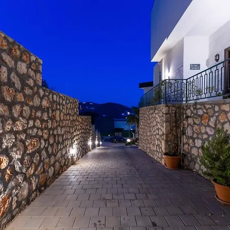 Villa Lamazi 3 *