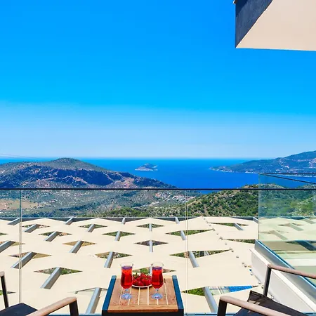 Lamazi 3 * Kalkan